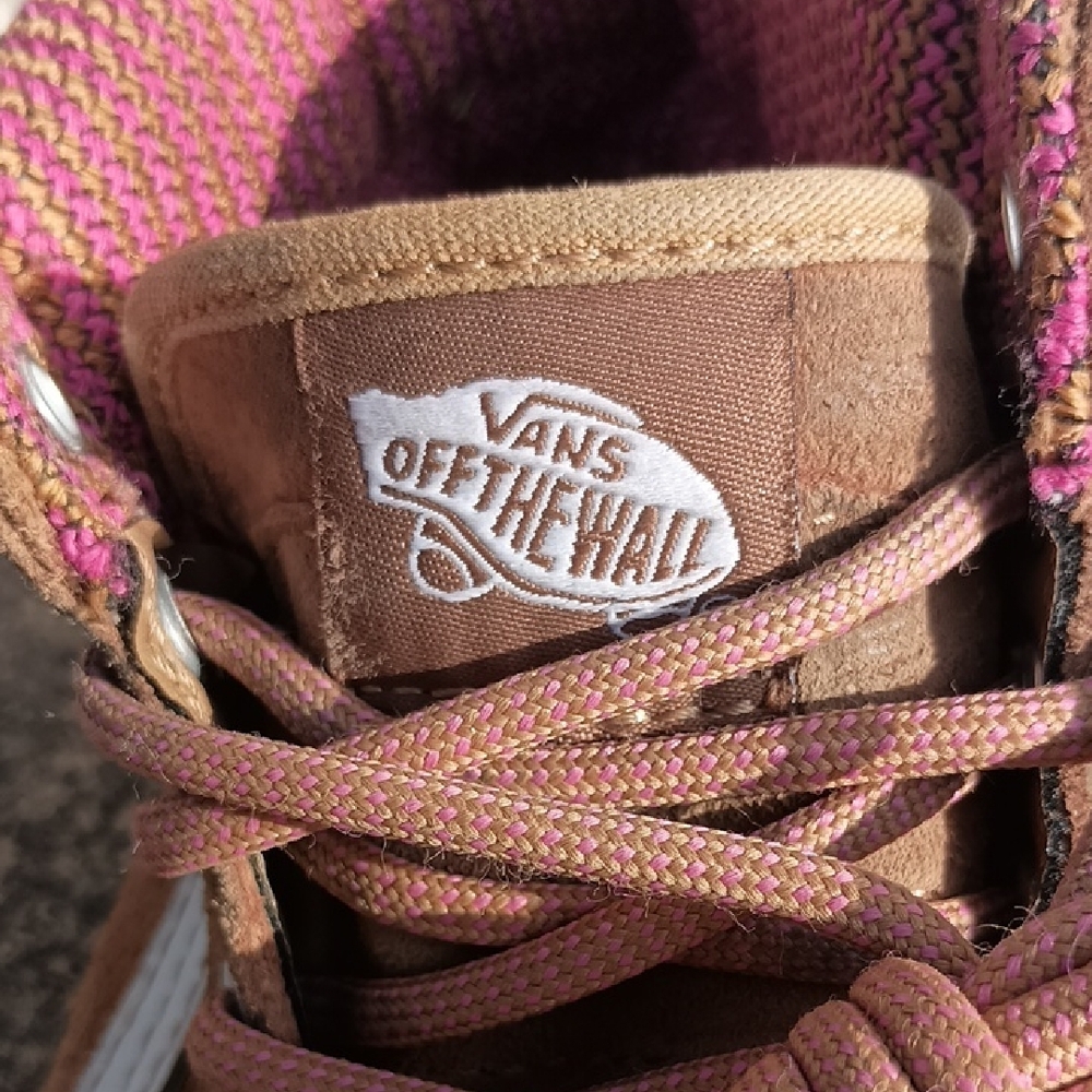 Vans Suede Brown High-Tops with Pink Highlights - Picture 2 of 6